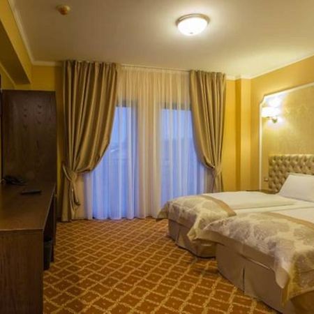 Hotel Bulevard Hunedoara Luaran gambar