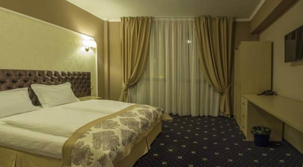 Hotel Bulevard Hunedoara Luaran gambar